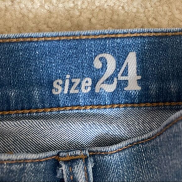 EUC J.Crew Indigo Denim Shorts - Picture 4 of 6